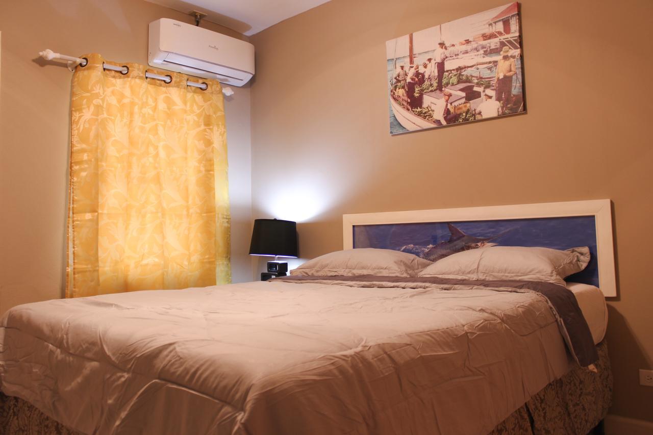 Hibiscus Inn Hotel Nassau Buitenkant foto